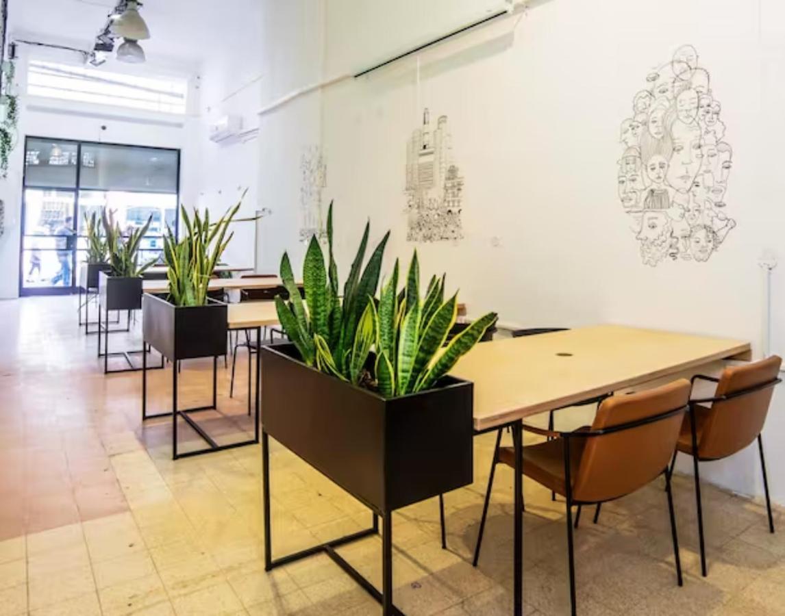 Ourplace Nachalat Binyamin 텔아비브 외부 사진